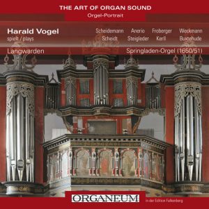 Harald Vogel spielt die Springladen-Orgel in Langwarden